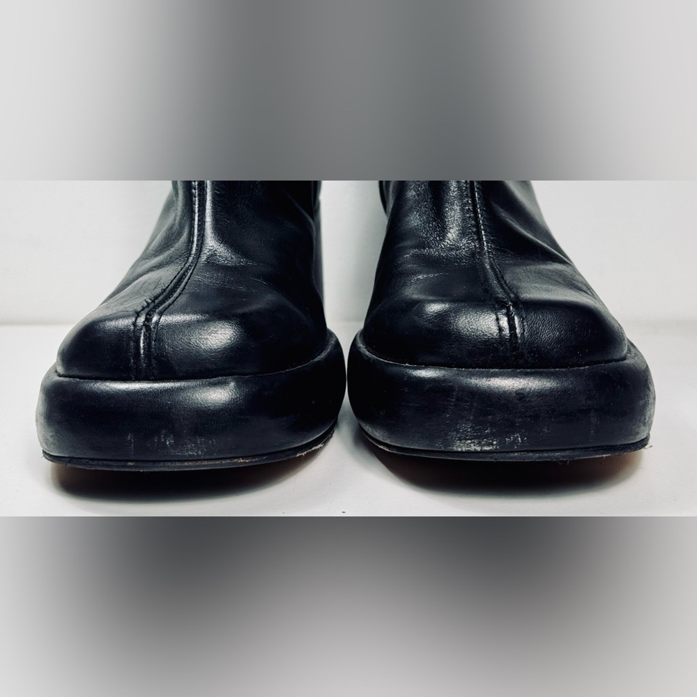 MIISTA Black-Heeled Boots - Picture 7 of 12